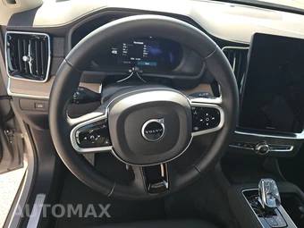 2025 Volvo XC90 Plus 7-Passenger - miniatura 10