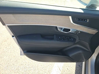 2025 Volvo XC90 Plus 7-Passenger - miniatura 9