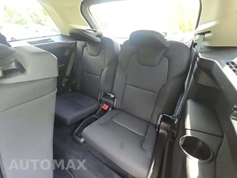 2025 Volvo XC90 Plus 7-Passenger – miniatura 11