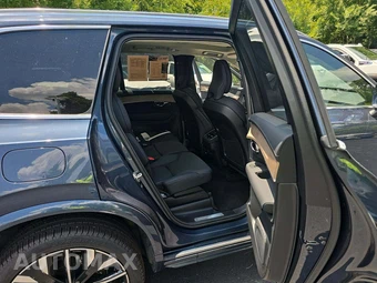 2025 Volvo XC90 Plus 7-Passenger – miniatura 14