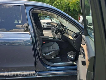 2025 Volvo XC90 Plus 7-Passenger – miniatura 16