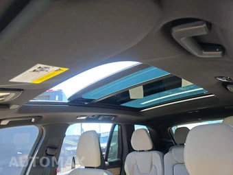 2025 Volvo XC90 Plus 7-Passenger – miniatura 11