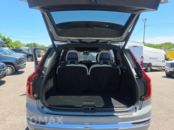 2025 Volvo XC90 Plus 7-Passenger – miniatura 14
