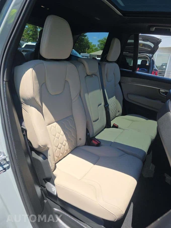 2025 Volvo XC90 Plus 7-Passenger – miniatura 16