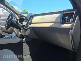 2025 Volvo XC90 Plus 7-Passenger – miniatura 19