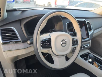 2025 Volvo XC90 Plus 7-Passenger – miniatura 10
