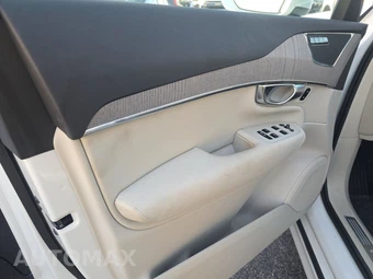 2025 Volvo XC90 Plus 7-Passenger – miniatura 9