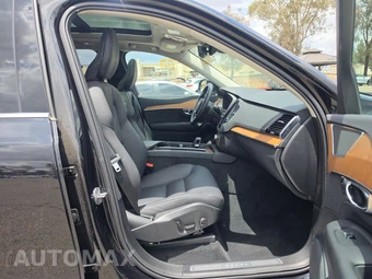 2025 Volvo XC90 Plus 7-Passenger – miniatura 8