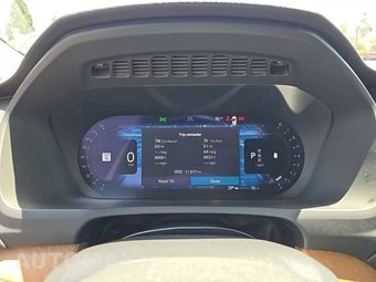 2025 Volvo XC90 Plus 7-Passenger – miniatura 12