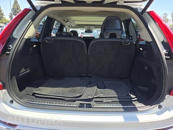 2025 Volvo XC90 Plus 7-Passenger – miniatura 17