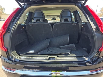 2025 Volvo XC90 Plus 7-Passenger – miniatura 17