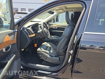 2025 Volvo XC90 Plus 7-Passenger – miniatura 7