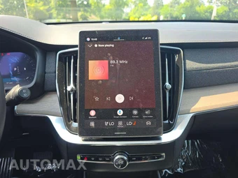 2025 Volvo XC90 Plus 7-Passenger – miniatura 10