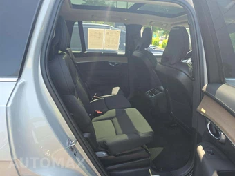 2025 Volvo XC90 Plus 7-Passenger – miniatura 17