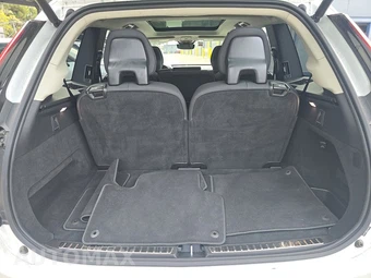2025 Volvo XC90 Plus 7-Passenger – miniatura 17