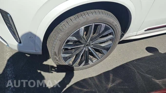 2025 Volvo XC90 Plus 7-Passenger – miniatura 25