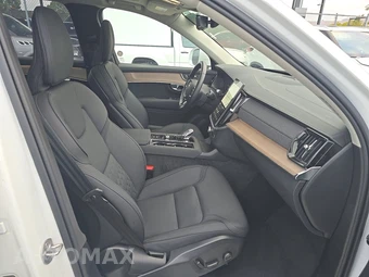 2025 Volvo XC90 Plus 7-Passenger – miniatura 8