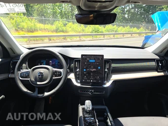 2025 Volvo XC90 Plus 7-Passenger – miniatura 11