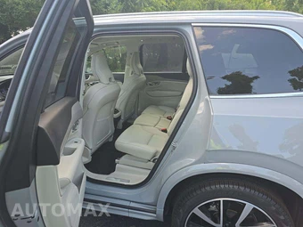 2025 Volvo XC90 Plus 7-Passenger – miniatura 10