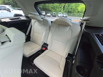2025 Volvo XC90 Plus 7-Passenger – miniatura 11