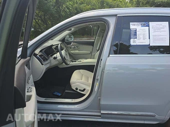 2025 Volvo XC90 Plus 7-Passenger – miniatura 3