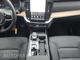 2025 Volvo XC90 Plus Bright Theme w/7-Passenger Seating - miniatura 11