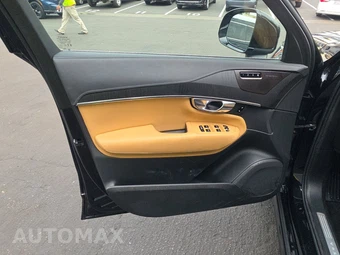 2025 Volvo XC90 Ultra 7-Passenger – miniatura 9