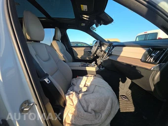2025 Volvo XC90 Ultra 7-Passenger - miniatura 8