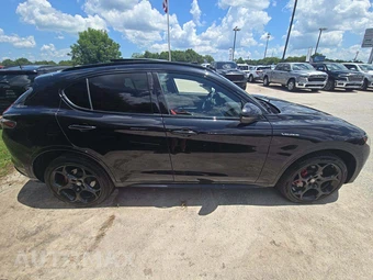 2026 Alfa Romeo Stelvio - miniatura 4
