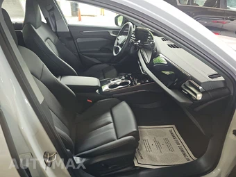 2026 Audi A6 Premium Plus Sedan – miniatura 8