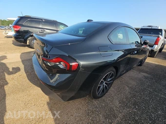 2026 BMW 2 Series Coupe 230i xDrive - miniatura 4