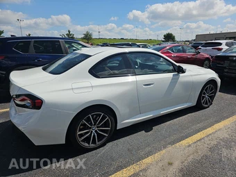 2026 BMW 2 Series Coupe 230i xDrive - miniatura 4