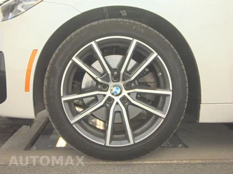 2026 BMW 2 Series Coupe 230i xDrive - miniatura 9