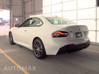 2026 BMW 2 Series Coupe 230i xDrive - miniatura 6