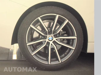 2026 BMW 2 Series Coupe 230i xDrive - miniatura 11