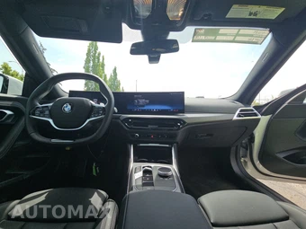 2026 BMW 2 Series Coupe 230i xDrive - miniatura 17