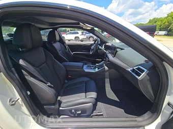2026 BMW 2 Series Coupe M240i xDrive - miniatura 14