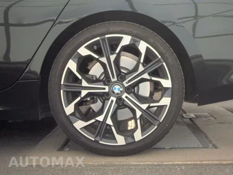2026 BMW 3 Series Sedan 330i NA - miniatura 12