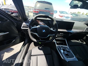 2026 BMW 3 Series Sedan 330i NA - miniatura 10