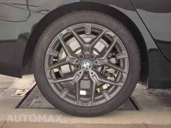 2026 BMW 3 Series Sedan 330i NA - miniatura 11