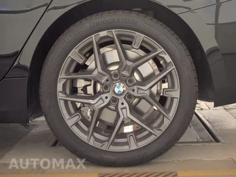2026 BMW 3 Series Sedan 330i NA - miniatura 12