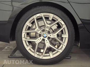 2026 BMW 3 Series Sedan 330i NA - miniatura 11