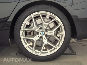 2026 BMW 3 Series Sedan 330i NA - miniatura 12