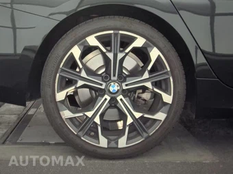 2026 BMW 3 Series Sedan 330i NA - miniatura 11
