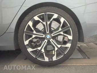 2026 BMW 3 Series Sedan 330i NA - miniatura 12