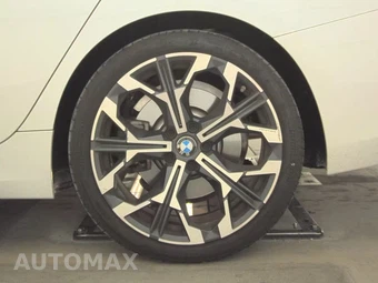 2026 BMW 3 Series Sedan 330i NA - miniatura 12