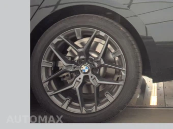 2026 BMW 3 Series Sedan 330i xDrive NA - miniatura 12