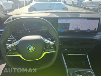 2026 BMW 3 Series Sedan 330i xDrive NA - miniatura 17