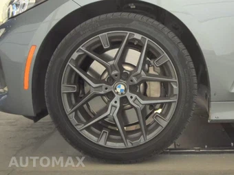 2026 BMW 3 Series Sedan 330i xDrive NA - miniatura 9