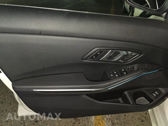 2026 BMW 3 Series Sedan 330i xDrive NA - miniatura 15